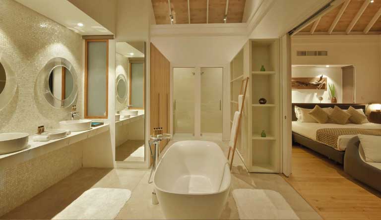 Kuramathi-Island-Resort-Deluxe-Water-Villa2