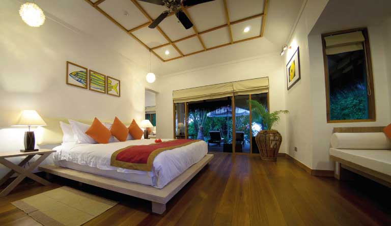 Kuramathi-Island-Resort-Honeymoon-Pool-Villa