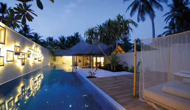 Kuramathi-Island-Resort-Honeymoon-Pool-Villa2