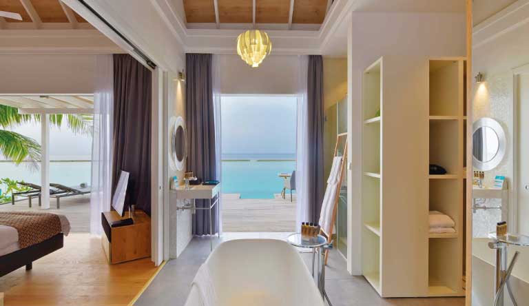 Kuramathi-Island-Resort-Pool-Villa1