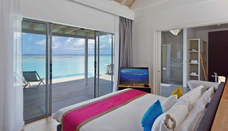 Kuramathi-Island-Resort-Pool-Villa2
