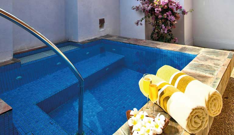 Kurumba-Maldives-Beach-Villa