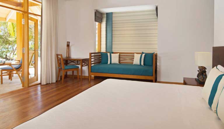 Kurumba-Maldives-Beachfront-Deluxe-Bungalow