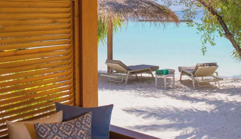 Kurumba-Maldives-Beachfront-Deluxe-Bungalow1