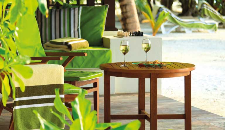 Kurumba-Maldives-Deluxe-Bungalow1