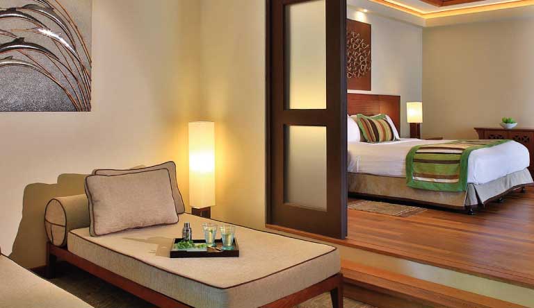 Kurumba-Maldives-Garden-Pool-Villa