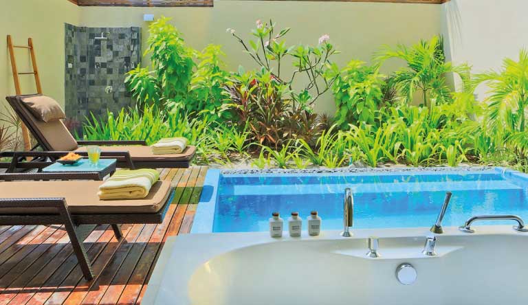 Kurumba-Maldives-Garden-Pool-Villa1