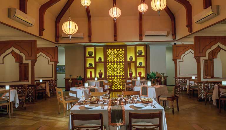 Kurumba-Maldives-Restaurant-Mahal