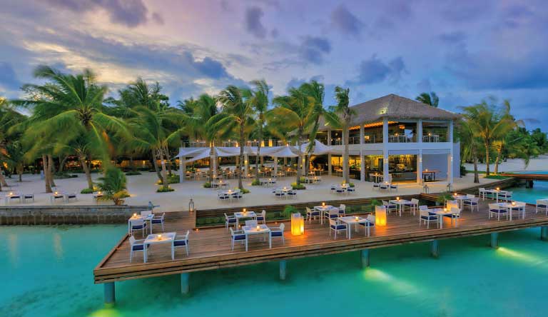 Kurumba-Maldives-Restaurant-Thila