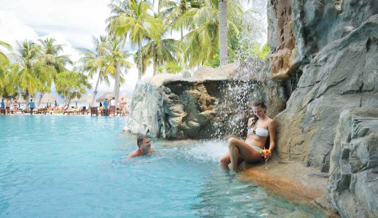 Sun-Island-Resort-and-Spa-Pool