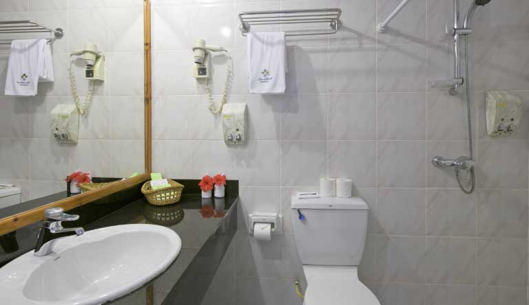 Sun-Island-Resort-and-Spa-Standard-Beach-Bungalow-Washroom