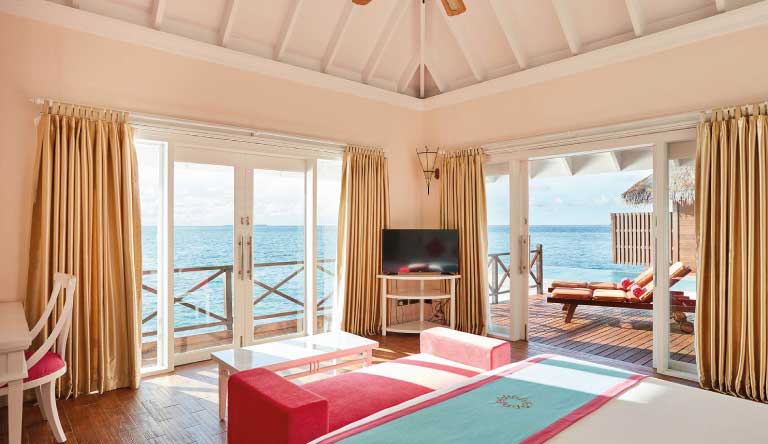 Vilu-Reef-Beach-Spa-and-Resort-Aqua-Suite3