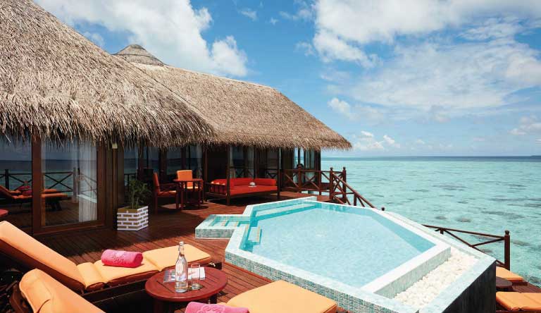 Vilu-Reef-Beach-Spa-and-Resort-Grand-Reef-Suite3