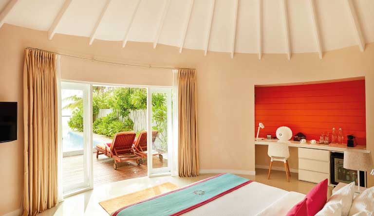 Vilu-Reef-Beach-Spa-and-Resort-Sun-Aqua-Pool-Villa2