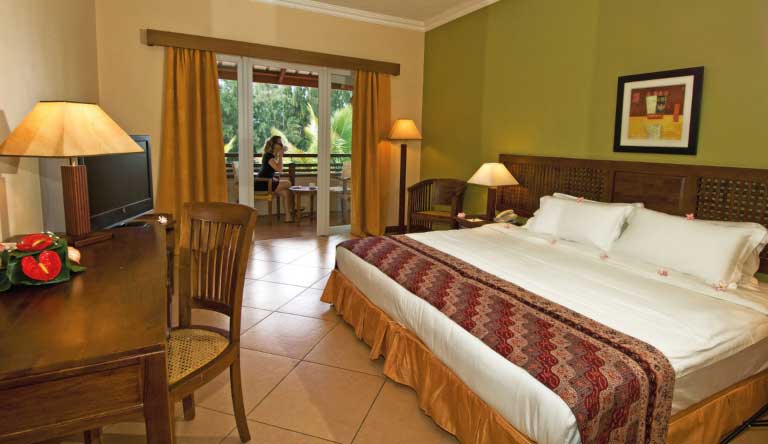 Aanari-Hotel-and-Spa-Club-Room-with-Balcony