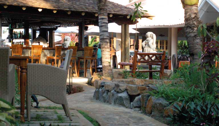 Aanari-Hotel-and-Spa-Conical-Bar