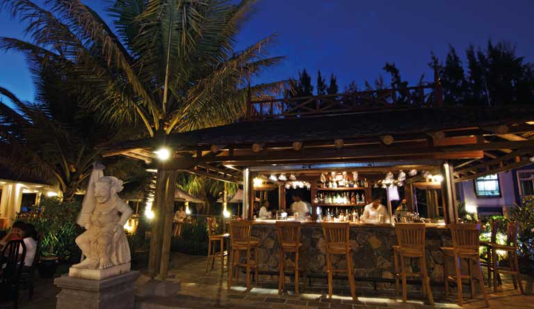 Aanari-Hotel-and-Spa-Conical-Bar1