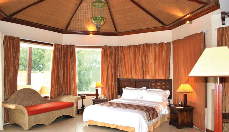 Aanari-Hotel-and-Spa-Honeymoon-Suite