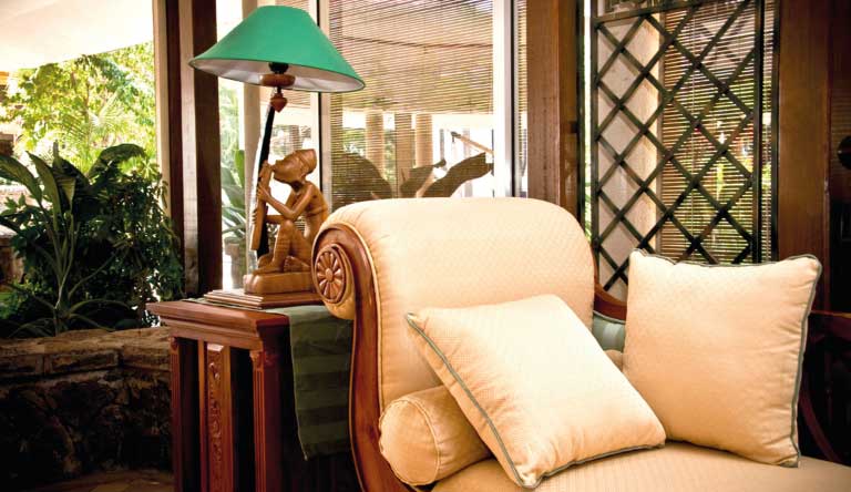 Aanari-Hotel-and-Spa-Lobby