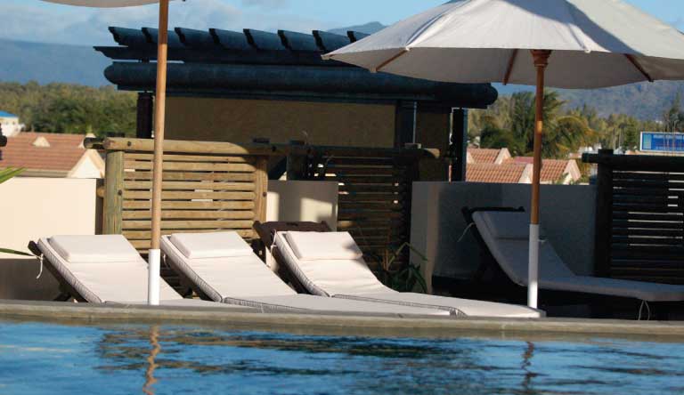 Aanari-Hotel-and-Spa-Pool