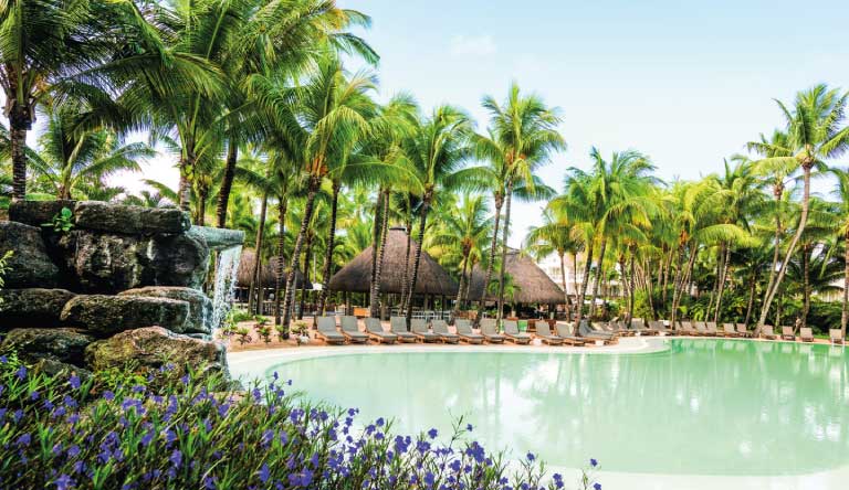 Canonnier-Beachcomber-Golf-Resort-and-Spa-Pool1