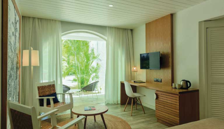 Canonnier-Beachcomber-Golf-Resort-and-Spa-Standard-Garden