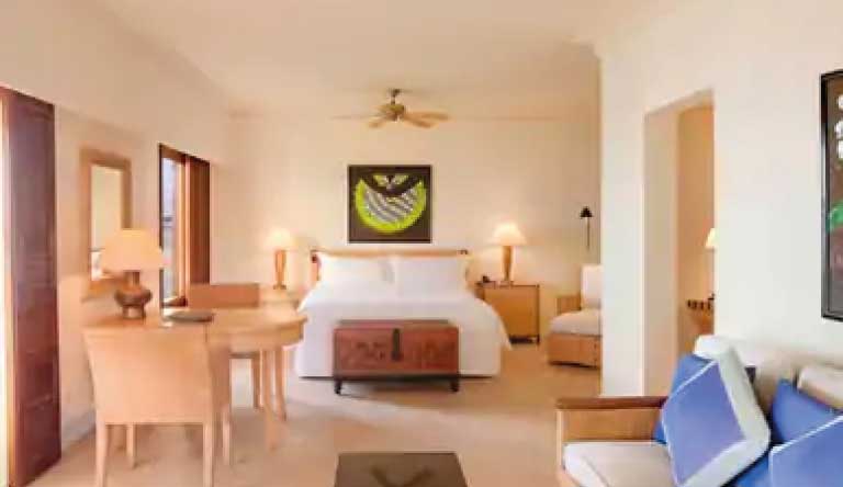 Hilton-Mauritius-Resort-and-Spa-Beach-Front-Junior-Suite1