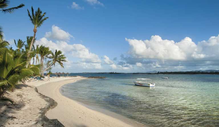 Jalsa-Beach-Hotel-and-Spa-Beach1