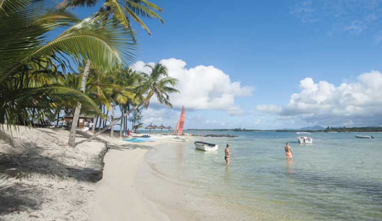 Jalsa-Beach-Hotel-and-Spa-Beach2