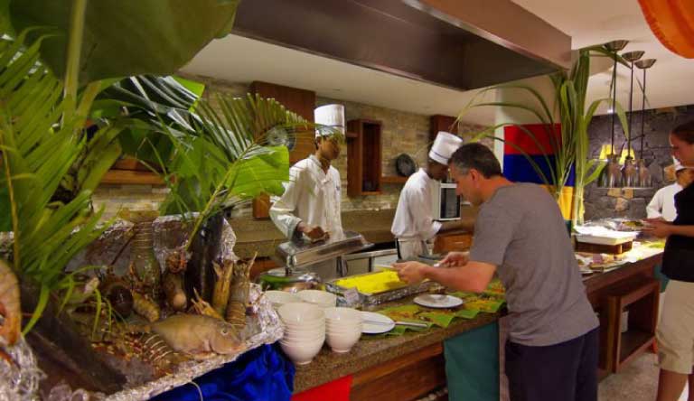 Laguna-Beach-Hotel-and-Spa-Restro-Bar