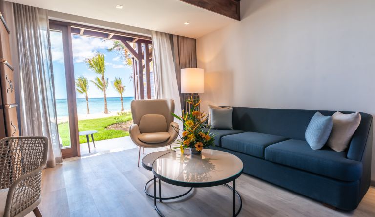 Le-Meridien-Ile-Maurice-Beachfront-Premium-Living-Area