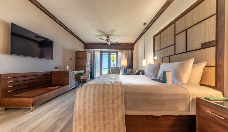 Le-Meridien-Ile-Maurice-Beachfront-Premium-Room Le-Meridien-Ile-Maurice-Beachfront-Premium-Room