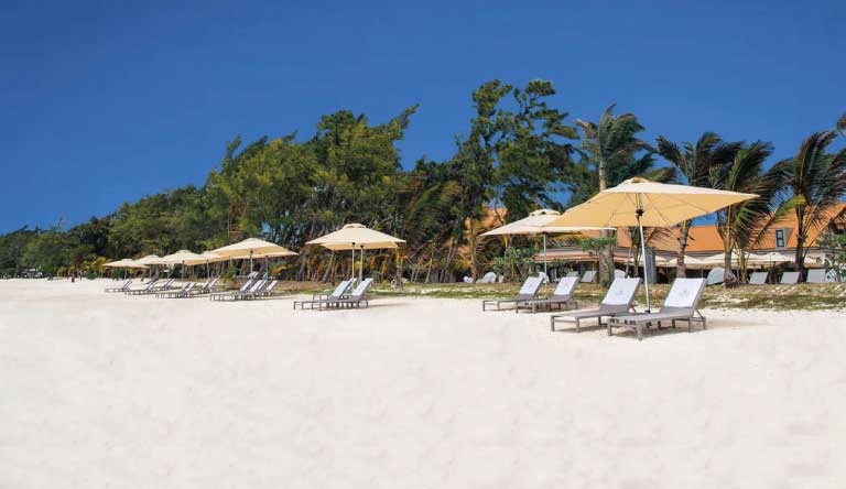 Maritim-Crystals-Beach-Hotel-Beach-View