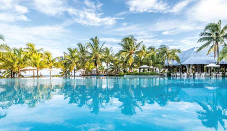 Victoria-Beachcomber-Resort-and-Spa-Pool