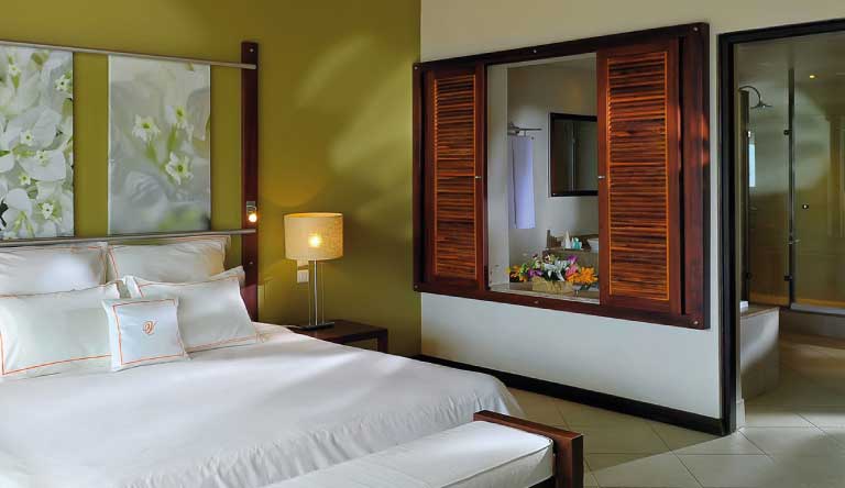 Victoria-Beachcomber-Resort-and-Spa-Senior-suite