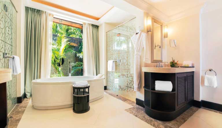 Westin-Turtle-Bay-Resort-and-Spa-Banyan-Suite-Bathroom