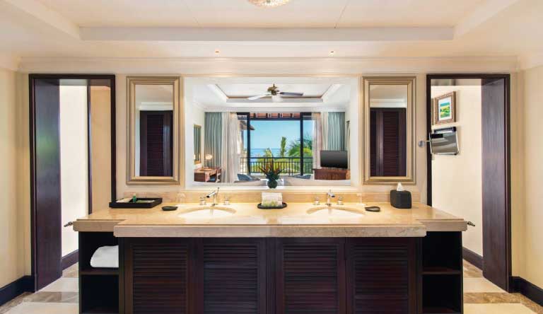 Westin-Turtle-Bay-Resort-and-Spa-Junior-Suite-Bathroom