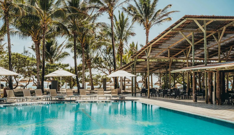 crystals-beach-resort-belle-mare-main-pool