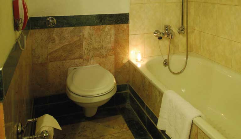 Grand-Hotel-Bathroom