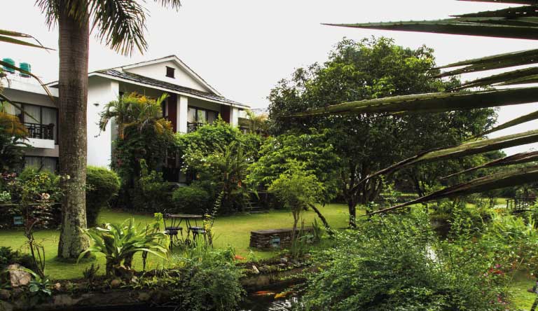 Hotel-Shangri-La-Exterior1