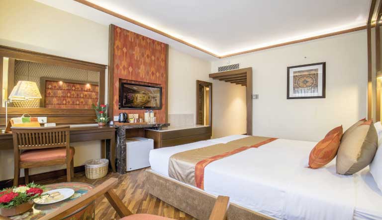 Hotel-Shangri-La-Room1