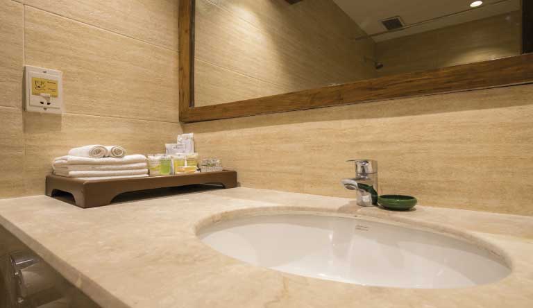 Hotel-Shangri-La-Room3