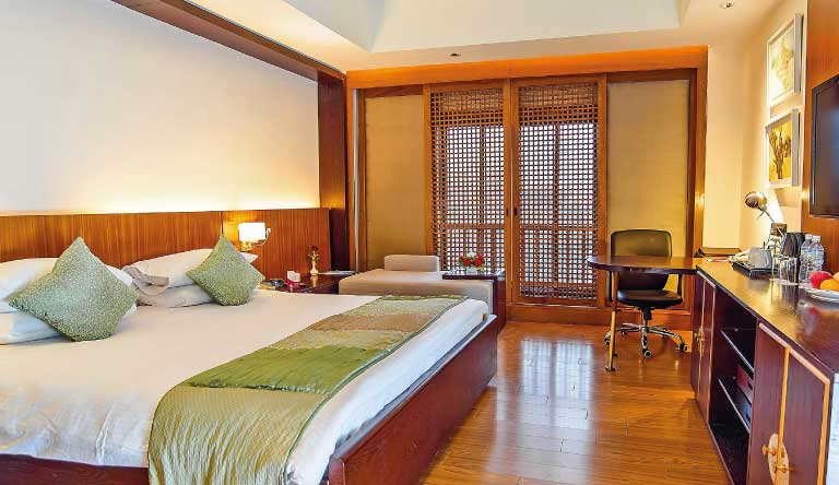 Hotel-Soaltee-Crowne-Plaza-Equipped-Room1