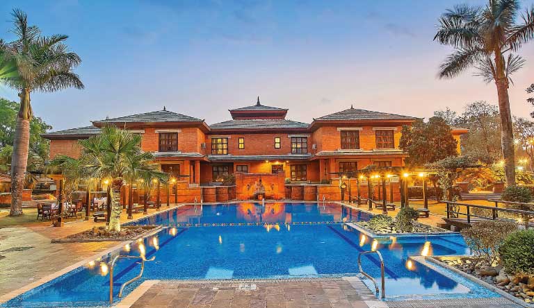 Hotel-Soaltee-Crowne-Plaza-Pool