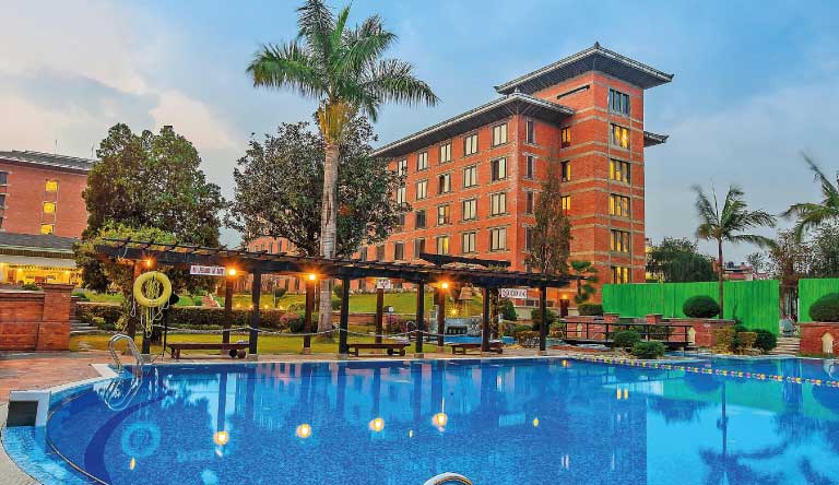 Hotel-Soaltee-Crowne-Plaza-Pool1