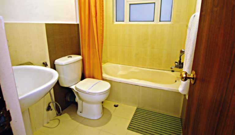 Hotel-Thamel-Bathroom