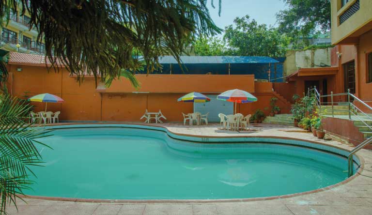 Hotel-Vaishali-Pool1