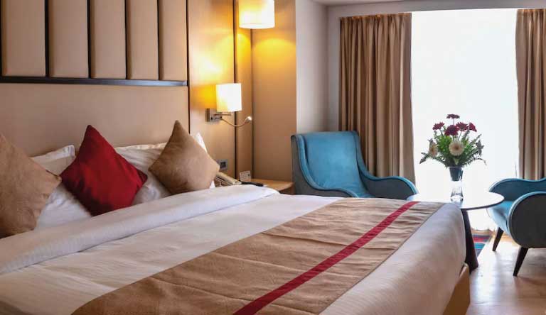 Radisson-Hotel-Junior-Suite-Room