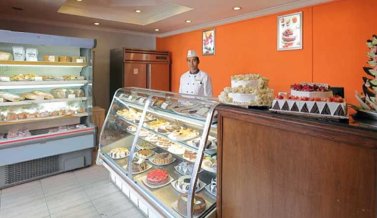 Radisson-Hotel-Pastry-Shop