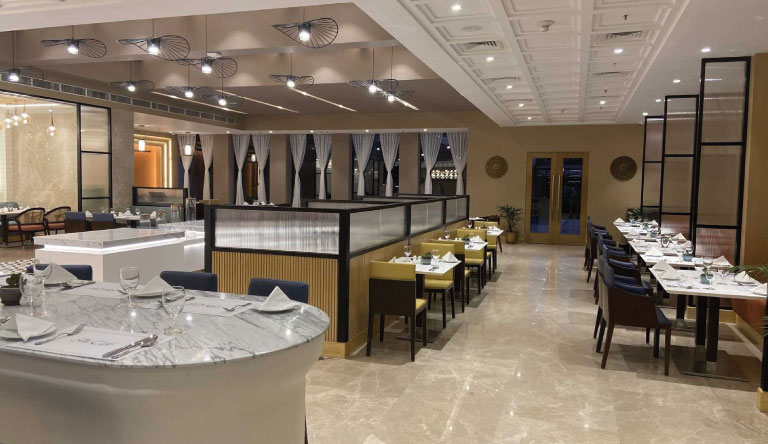 The-Everest-Hotel-Cafe